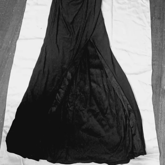 NWT Elegant Black One-Shoulder Dress - Picture 2 of 4